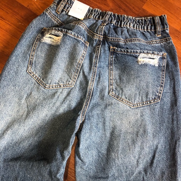 NWT Wax Jeans. Moms Jeans. Size medium. Waist has some stretch. Fits like a 6. - Picture 9 of 10